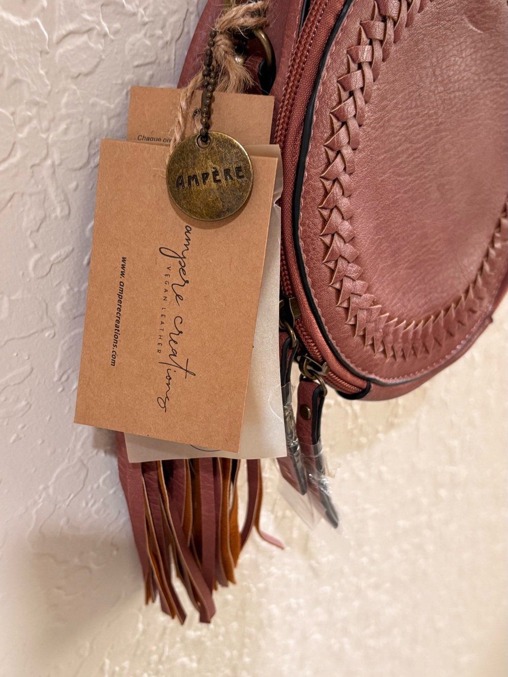 The Suzie classic crossbody round bag color nude NWT adj. strap boho style - Picture 6 of 10